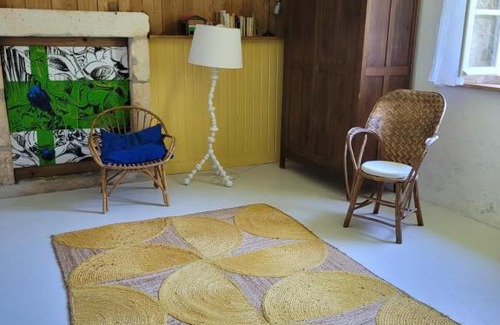 Champcevinel House | Petite ferme en pierre restaurée près de Périgueux