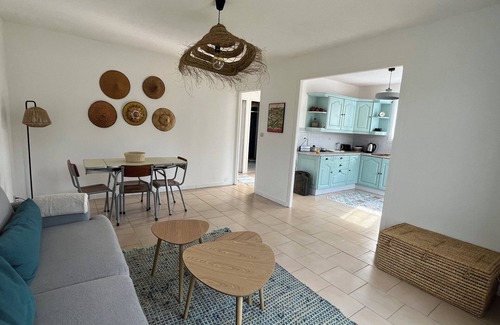 Saint-Georges-d'Oleron House | Petite Maison Avec Jardin Privatif au Cœur dun des Plus Beau Village Doleron