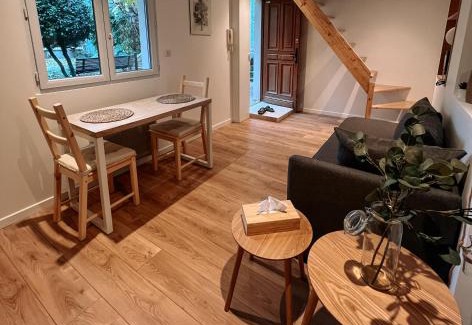 Aubervilliers Apartment | Petite maison avec jardin à Paris