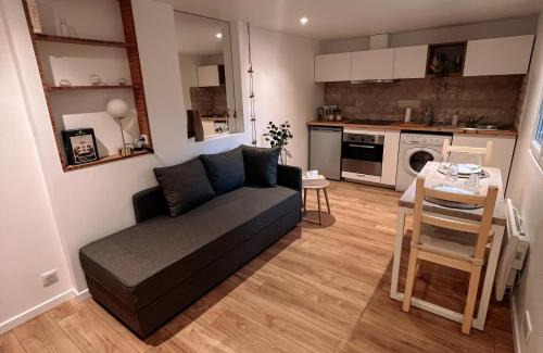 Aubervilliers Apartment | Petite maison avec jardin à Paris
