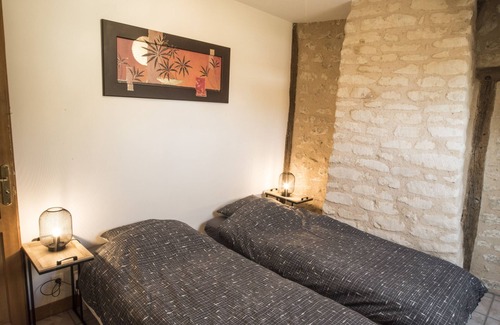 Nogent-le-Rotrou House | Petite Maison de Ville, Jusqu'à 6 Pers, au Coeur du Perche, Avec Jardin