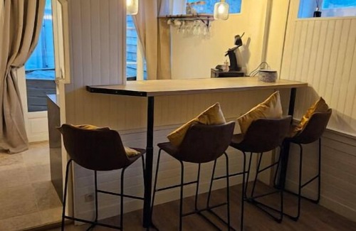 Bennecourt House | Petite Maison Romantique