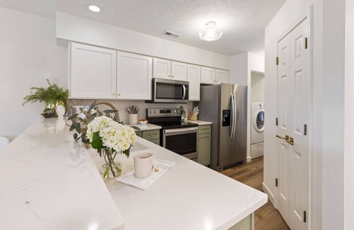 Pawleys Island Condo | Petite Palmetto at True Blue. Luxe top floor condo