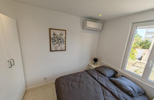 Golfe Juan Villa | Petite villa climatisée Jardin