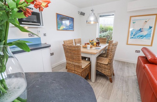 Portreath Cottage | PETROC, pet friendly, country holiday cottage, with pool in Portreath