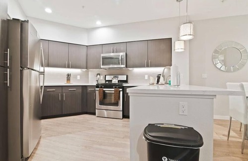 Menlo Park Apartment | Pets Are Welcome | 1BR w/Pet Spa, Salon & Bark Park
