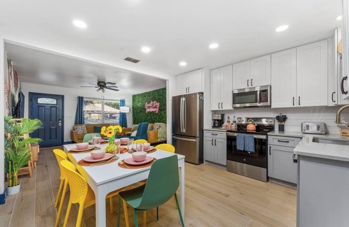 Crystal River House | Pets OK! Heated Pool mins to 3 Sisters Spring!