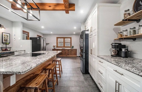 Hopkins House | Pets Ok | Privacy | Arcades | Hot Tub | Fire Pit