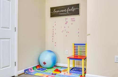 Sterling Apartment | Pets Welcome! Cozy Family Apartment in Sterling