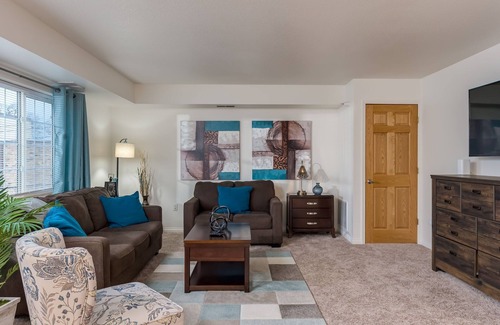 Whittier Apartment | Pets Welcome🐶King Bed🐶Fast WiFi🐶Keurig+Coffee🐶W/D