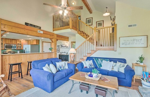 Mountain Air Condo | Pets Welcome: Quaint Blue Ridge Mountain Getaway!