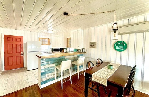 Crescent Beach Cottage | Pets ❤️ Welcome Renovated Modern Rustic Beach Cottage Upstairs w/🌊 Ocean View