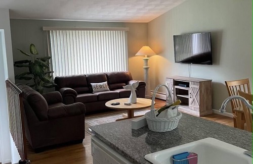 Saunderstown House | Pettaquamscutt Lake - 4 Bedroom, 2 Full Bath, Central Air