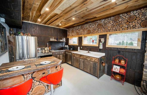 Sugar Grove Cabin | Petting Zoo! Hot Tub, Fire Pit, Ziplines, Trout Stream & Trails