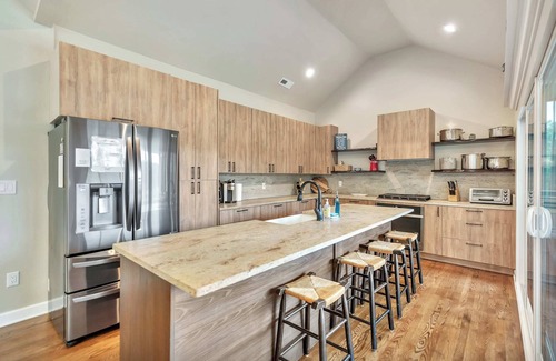 Seneca House | Petty Rd Perfect Lake Keowee Family Vacation Home