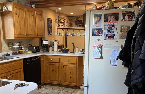 Colgate House | Pewaukee lake Sunset Lodge- sleeps 16 + Get away from the City during the RNC