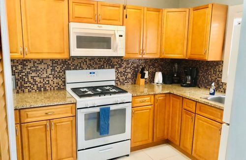 Rainbow Bay Cottage | Peyton's Place is the Place to Be