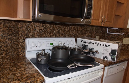 Marathon Villa | PF Pool Beach Kitchen Sleep 6, Hot Tub W&D Marina WiFi Parking
