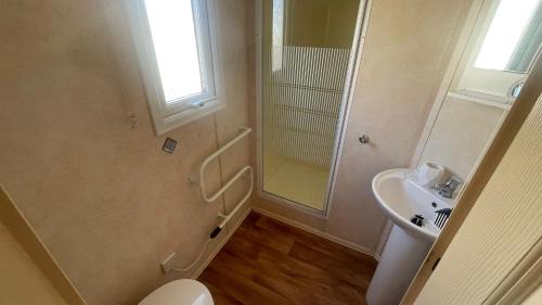 Chapel Saint Leonards Apartment | PG69 Golden Palm 8 Berth Caravan with Decking