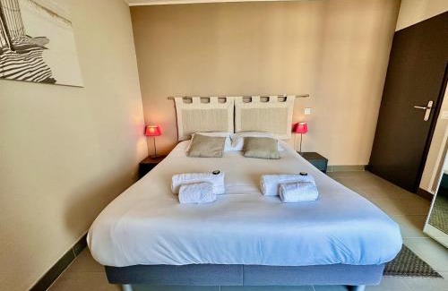 Le Couchant Apartment | PGH N9- Vue Mer, 100m de la Plage & Parking Privé