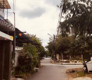Hue Hotel | Phòng một giường, có ban công, chổ đậu xe ô tô - Kenpia Homestay