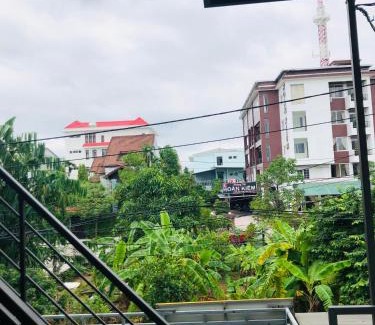 Hue Hotel | Phòng một giường, có ban công, chổ đậu xe ô tô - Kenpia Homestay