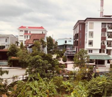 Hue Hotel | Phòng một giường, có ban công, chổ đậu xe ô tô - Kenpia Homestay