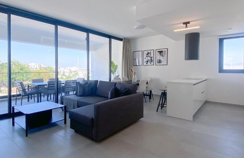 Aglantzia Apartment | Phaedrus Living White Hills Suites Panoramic View
