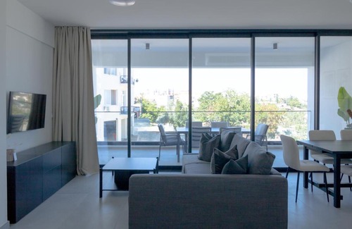 Aglantzia Apartment | Phaedrus Living White Hills Suites Panoramic View