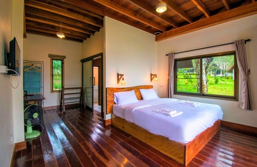 Ranong Hotel | Phayamas Private Beach Resort and Island Brew - Adults Only