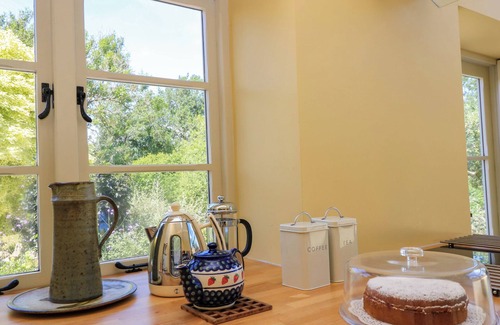Newton St Loe Cottage | PHEASANT COTTAGE, romantic, with a garden in Bath
