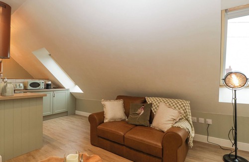 Old Gore Cottage | PHEASANTS RISE APARTMENT, pet friendly, with a garden in Ross-On-Wye