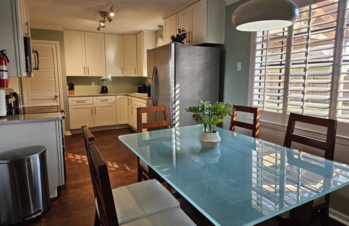Cordova House | Phenomenal 5-Bedroom Home with Outdoor Pool - The Ultimate Retreat.