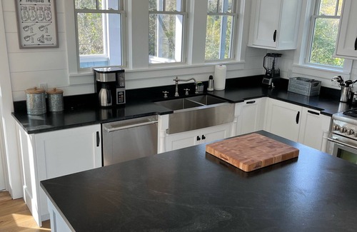 Cape Fear Station House | PHENOMENAL NEW HOME 7 BR 7.5 WALK TO E BEACH, EA BR PRIVATE BR & OUTDOOR SPACE
