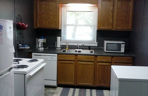 Robbinsville Hotel | Phillips Historic Motel & Cottages