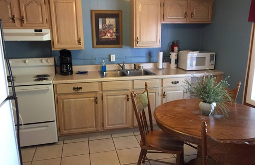Robbinsville Hotel | Phillips Historic Motel & Cottages