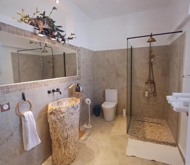 La Saline Les Bains Bed & Breakfast | Philoxenia, maison et table d'hôtes