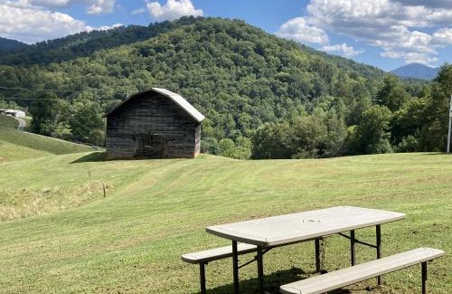 Mars Hill House | Phobos Cabin