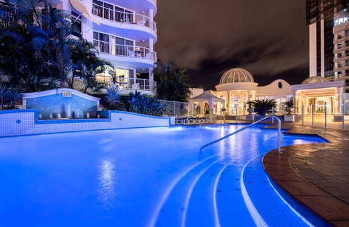 Broadbeach Apartment | Phoenician Resort