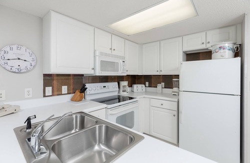 Gulf Shores Apartment | Phoenix All Suites West Hotel