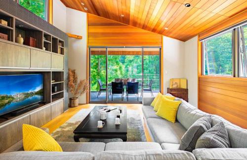 Happo Ski Chalet | Phoenix Cocoon by HHG