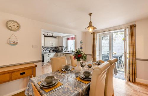 Appledore House | Phoenix Cottage