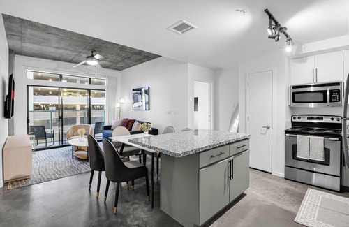 Evans Churchill Apartment | Phoenix Urban Luxury Escape