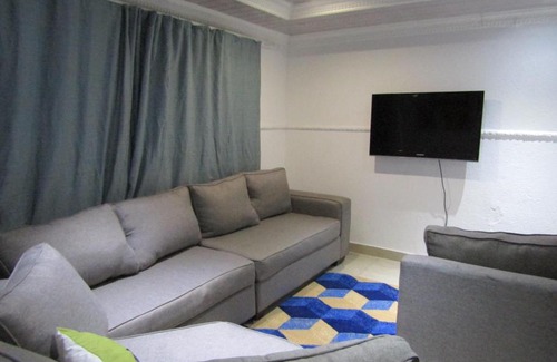 Greater Johannesburg Metropolitan Area House | Phomolong Guest House Soweto