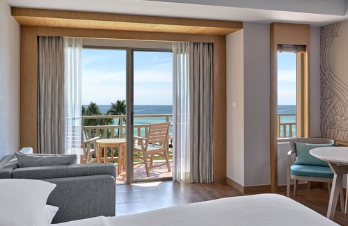 Patong Resort | Phuket Marriott Resort & Spa, Merlin Beach