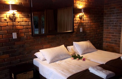 Marloth Park Cabin | Phumula Kruger Lodge