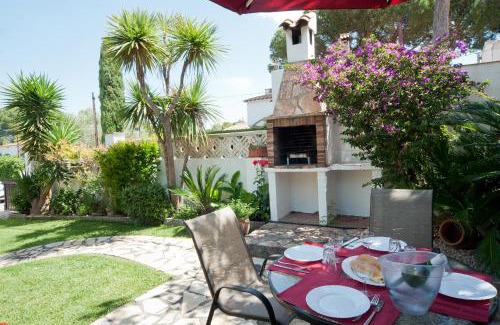 L'Escala Villa | Pi gran b