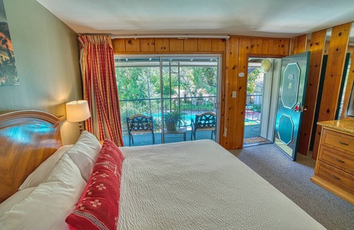 Kernville Hotel | Piazza's Pine Cone Inn