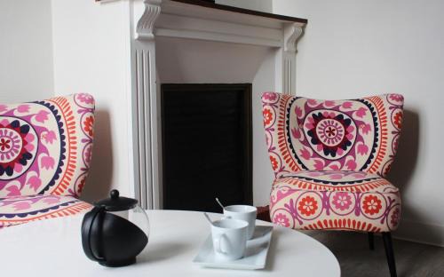 Chartres Apartment | Picassiette