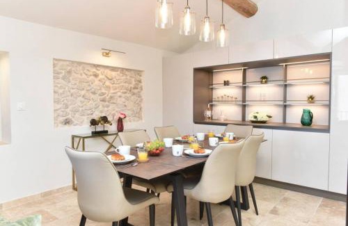 Antibes Old Town Villa | PICASSO by the sea Luxurious design house sea view old Antibes for 6